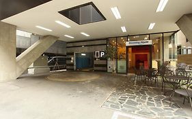 Blooming House Residence